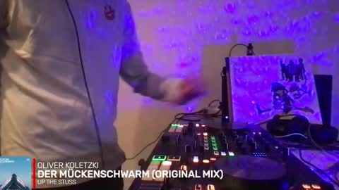 Snapshot of alien8720 chatting on September 24, 4:54 pm busco rockera online show from September 24, 4:54 pm