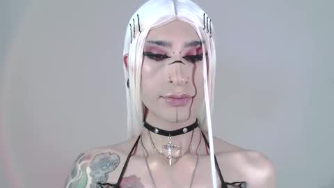 Snapshot of alienexxx chatting on January 29, 1:58 am online show from January 29, 1:58 am
