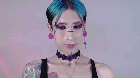 Snapshot of alienexxx chatting on March 11, 4:10 am online show from March 11, 4:10 am