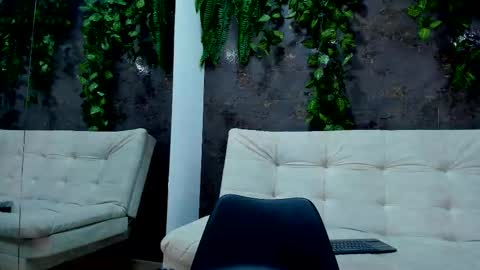 Alice online show from December 21, 2:46 pm