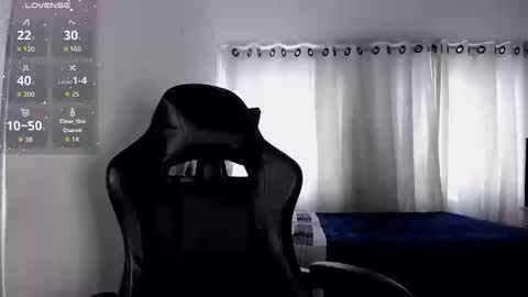 Snapshot of aliice_walker_ chatting on November 11, 7:58 pm aliice_walker_ online show from November 11, 7:58 pm