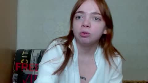 Snapshot of aliiice_stone chatting on October 1, 4:35 pm Alice online show from October 1, 4:35 pm