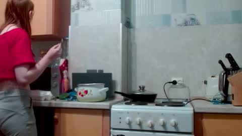 Snapshot of aliiice_stone chatting on October 29, 1:19 am Alice online show from October 29, 1:19 am