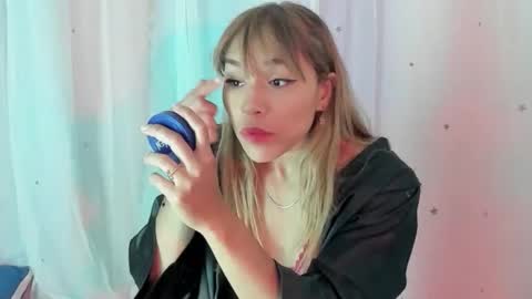 Snapshot of aliissa_moree chatting on October 18, 8:09 pm aliissa moree online show from October 18, 8:09 pm