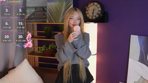 Snapshot of alinadoran chatting on December 16, 3:44 am Hello im Lina online show from December 16, 3:44 am