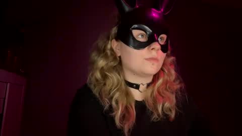 Snapshot of alinahotgirl chatting on May 5, 10:18 pm Alina online show from May 5, 10:18 pm