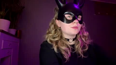 Snapshot of alinahotgirl chatting on May 15, 10:06 pm Alina online show from May 15, 10:06 pm