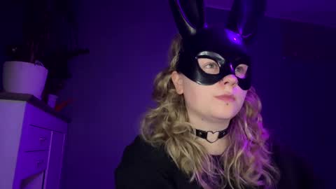 Snapshot of alinahotgirl chatting on June 3, 10:04 pm Alina online show from June 3, 10:04 pm