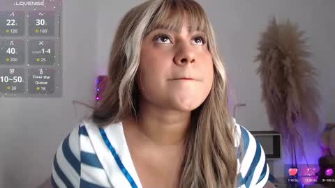 lili online show from October 31, 5:19 am