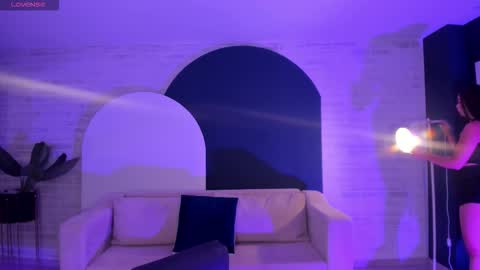 alinakravitz_ online show from February 12, 11:38 am