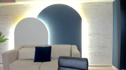 alinakravitz_ online show from March 29, 5:13 pm