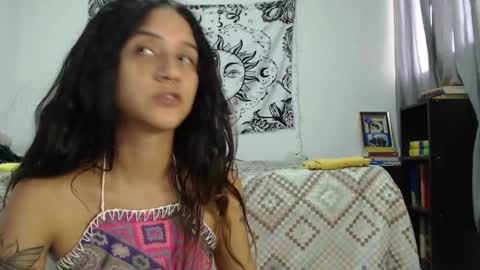 Snapshot of alinawoolf_ chatting on December 27, 10:16 pm Ali online show from December 27, 10:16 pm