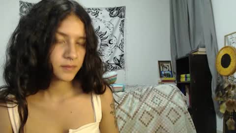 Snapshot of alinawoolf_ chatting on March 11, 5:05 am Ali online show from March 11, 5:05 am