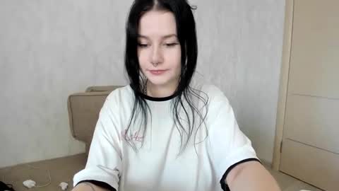 Snapshot of alinegreeeen chatting on March 6, 8:41 am Aline Greeeen online show from March 6, 8:41 am