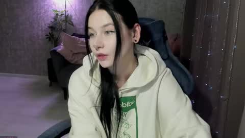 Snapshot of alinegreeeen chatting on September 10, 8:58 am Aline Greeeen online show from September 10, 8:58 am