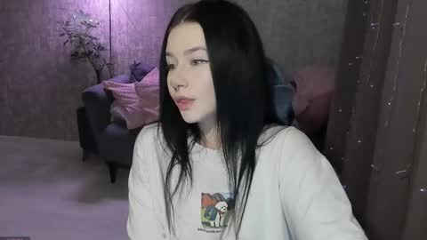 Snapshot of alinegreeeen chatting on October 17, 3:31 am Aline Greeeen online show from October 17, 3:31 am