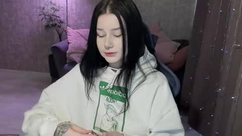 Snapshot of alinegreeeen chatting on October 19, 5:41 am Aline Greeeen online show from October 19, 5:41 am