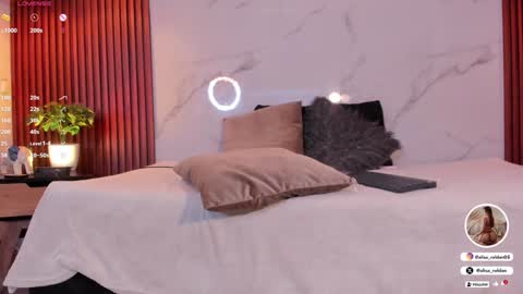 Snapshot of alisa_roldan chatting on January 9, 3:12 pm online show from January 9, 3:12 pm