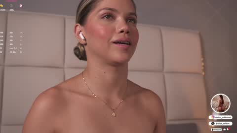 Snapshot of alisa_roldan chatting on February 1, 3:28 pm online show from February 1, 3:28 pm