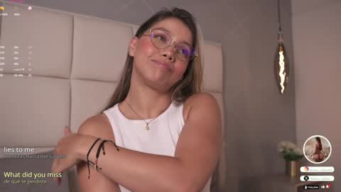 Snapshot of alisa_roldan chatting on February 4, 2:53 pm online show from February 4, 2:53 pm