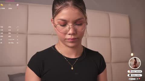 Snapshot of alisa_roldan chatting on March 5, 6:12 pm online show from March 5, 6:12 pm