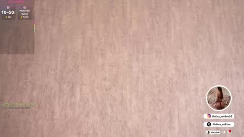 Snapshot of alisa_roldan chatting on October 17, 3:03 pm online show from October 17, 3:03 pm