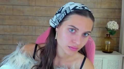 AlisaVersailles online show from October 2, 4:41 am