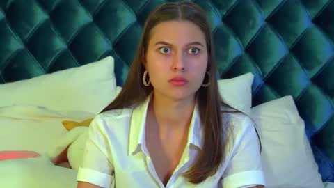 AlisaVersailles online show from October 6, 4:37 pm