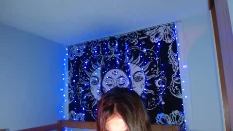 Snapshot of alisha17love chatting on November 9, 9:13 pm alisha17love online show from November 9, 9:13 pm