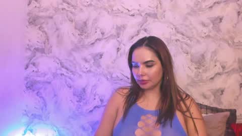 Snapshot of alisha_indira_ chatting on December 20, 7:12 am Andrea online show from December 20, 7:12 am
