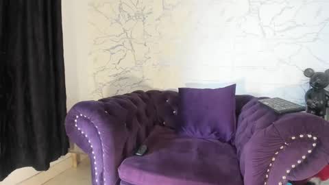 alishaevans_rs online show from September 23, 4:43 pm