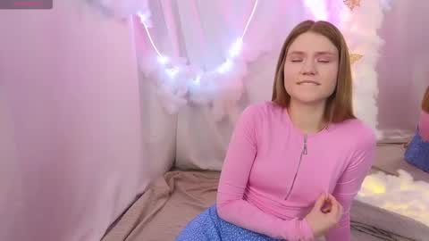 Alisia online show from October 12, 9:30 am