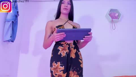 Snapshot of alisiacollinsss chatting on February 13, 12:46 am Alisia online show from February 13, 12:46 am