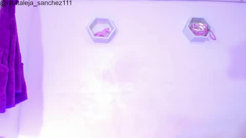 Snapshot of alisiacollinsss chatting on February 26, 3:19 pm Alisia online show from February 26, 3:19 pm