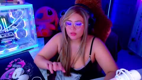 Snapshot of alison_gamer chatting on September 25, 7:06 pm Alison online show from September 25, 7:06 pm