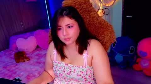 Snapshot of alison_gamer chatting on November 13, 5:01 pm Alison online show from November 13, 5:01 pm