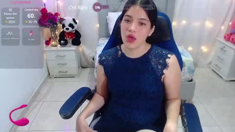 Snapshot of alison_girl22 chatting on February 19, 8:52 pm Alison online show from February 19, 8:52 pm