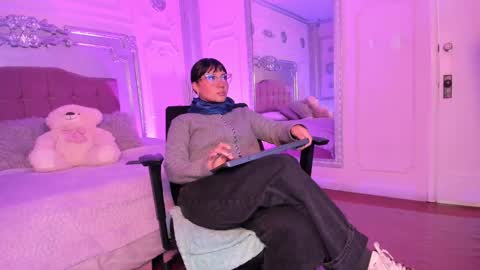 Alison Fishert online show from January 29, 11:41 am