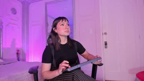 Alison Fishert online show from September 10, 12:49 pm