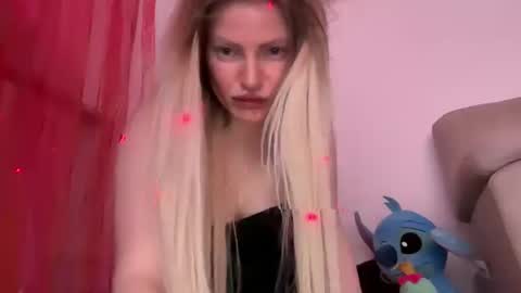 Ecate online show from September 13, 10:20 pm