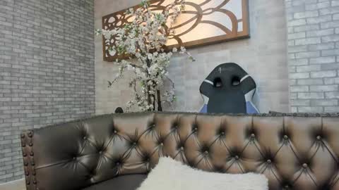 alisonn_doll online show from December 3, 12:47 pm