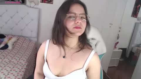 Snapshot of alissa_morrison chatting on December 2, 4:13 pm alissa_morrison online show from December 2, 4:13 pm