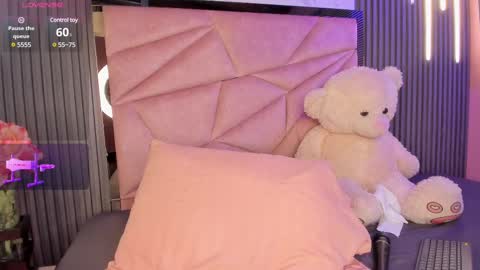 Alisse Miller online show from February 24, 5:00 am