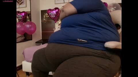 Snapshot of alisson_am chatting on February 16, 9:15 am Alisson online show from February 16, 9:15 am