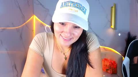 alisson_tx_ online show from April 20, 7:48 pm