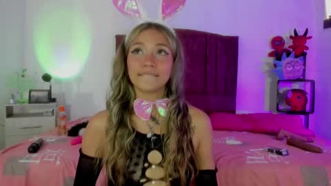 Snapshot of alisson_zafiro chatting on December 9, 5:52 pm Alisson IG alisson zafiro27 online show from December 9, 5:52 pm