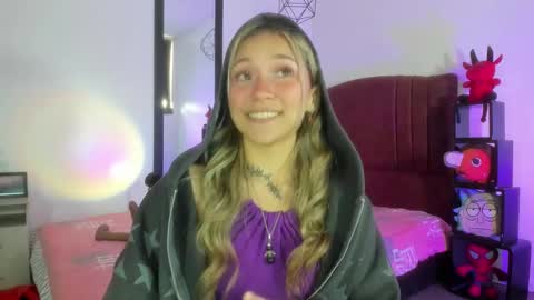 Snapshot of alisson_zafiro chatting on December 18, 12:18 pm Alisson IG alisson zafiro27 online show from December 18, 12:18 pm