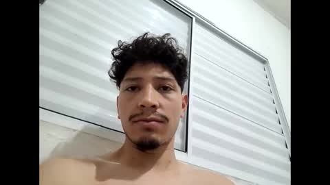 Snapshot of alissonvidal13 chatting on October 22, 5:41 am alissonvidal13 online show from October 22, 5:41 am