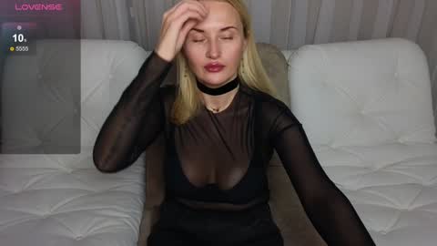 Snapshot of alisssarose chatting on December 3, 4:28 pm alisssarose online show from December 3, 4:28 pm