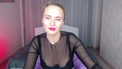 Snapshot of alisssarose chatting on December 7, 11:12 pm alisssarose online show from December 7, 11:12 pm